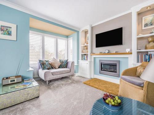 City Centre Town House w Parking Pass the Keys — 4-Star Luxury Hotel in Chichester, United Kingdom