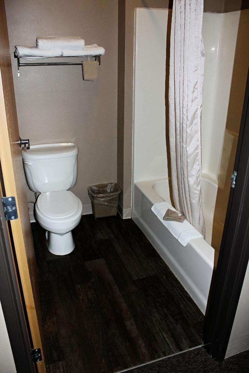 Capri Inn and Suites of Beatrice - photo 19