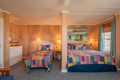 Beach Barracks by Oak Island Accommodations - photo 47