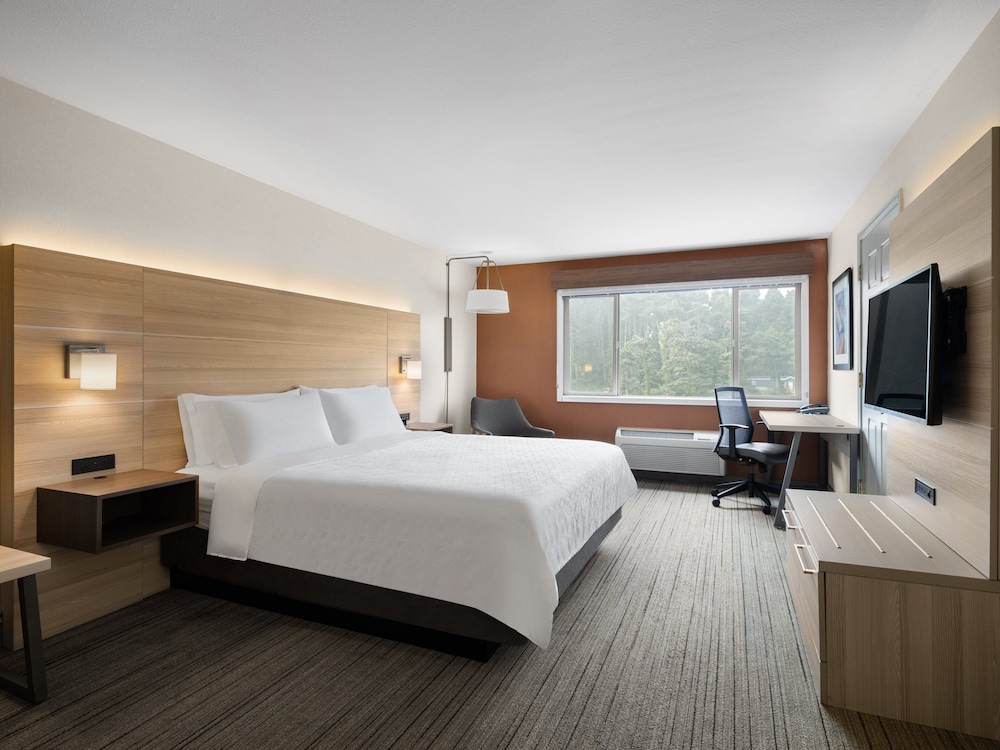 Holiday Inn Express Ft Bragg by IHG - photo 12