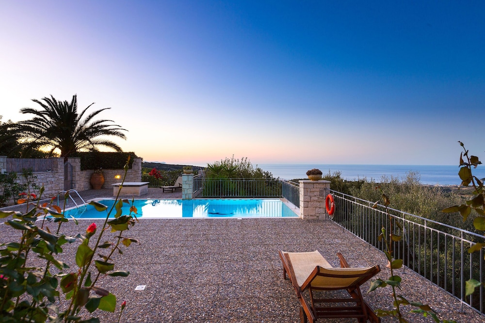 Belvedere Villas — 4-Star Luxury Hotel in Rethymno, Greece
