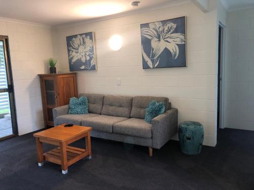 26 Rumbalara Avenue Rainbow Beach Aircon Walk To Beach — Rainbow Beach