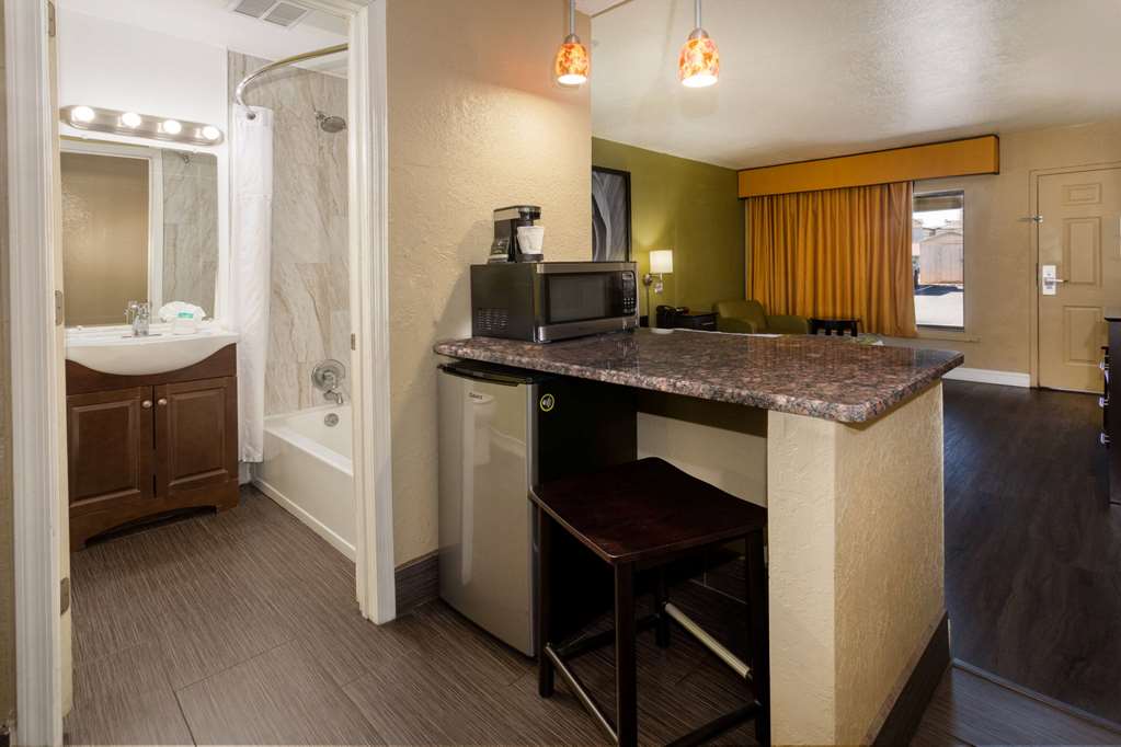 Super 8 by Wyndham Conference Center NAU Downtown - photo 26