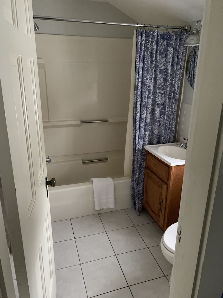 Lovett s Inn and Restaurant - photo 35