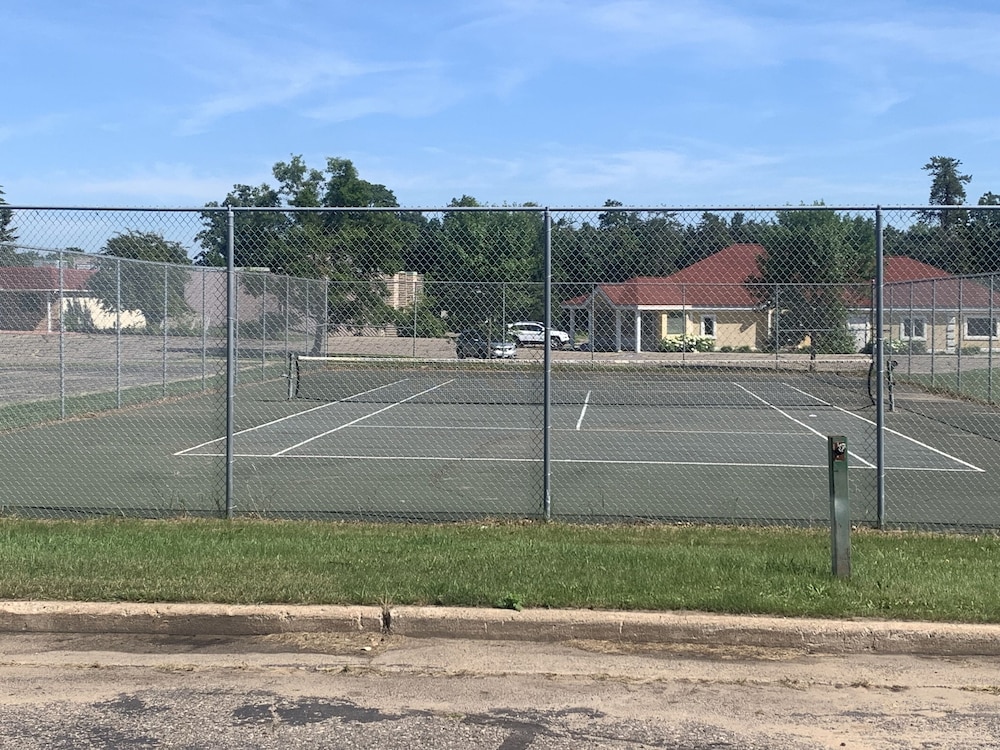 Econo Lodge Brainerd - photo 21