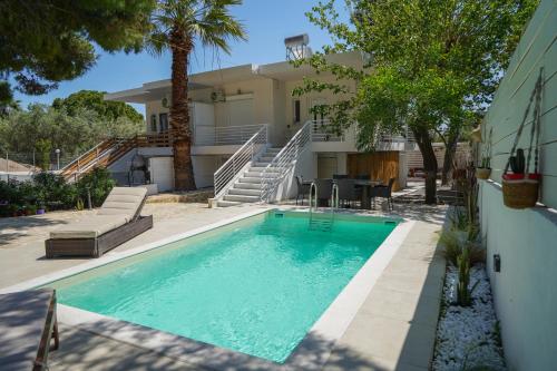 Villa Helio Kineta — 4-Star Luxury Hotel in Kineta, Greece