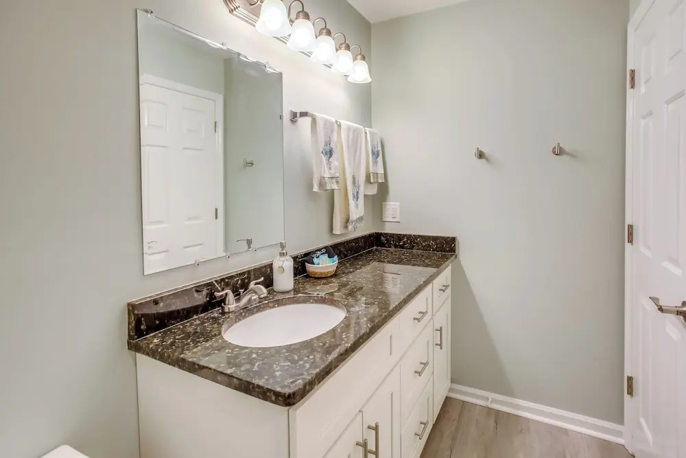 Sunset Beach Golf Condo w Pool 2 Mi to Beach — 4-Star Luxury Hotel in Sunset Beach, United States