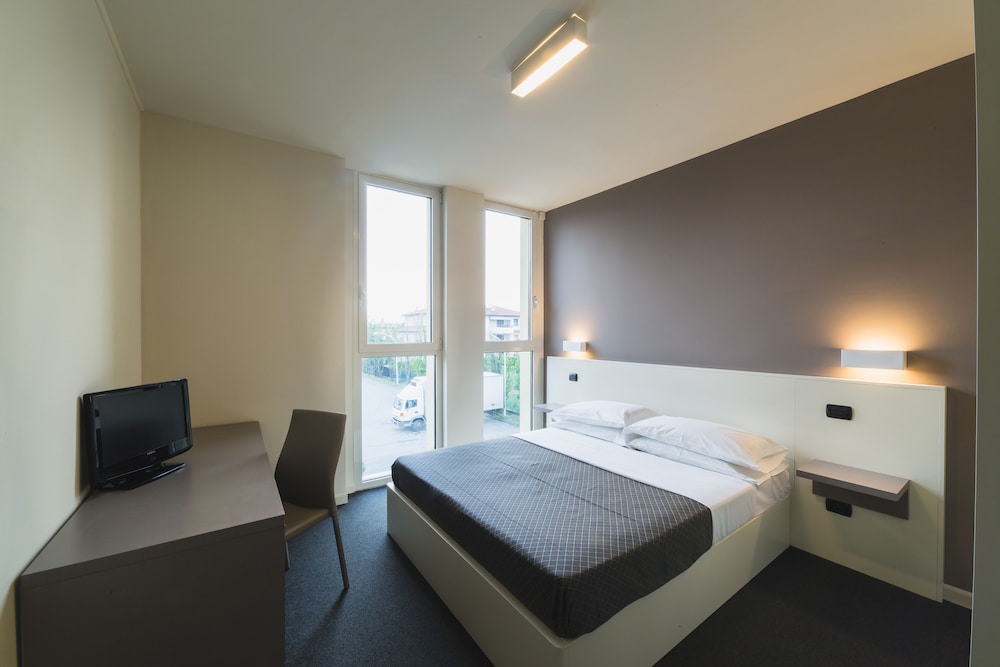 Hotel Giallo in Noceto, Italy