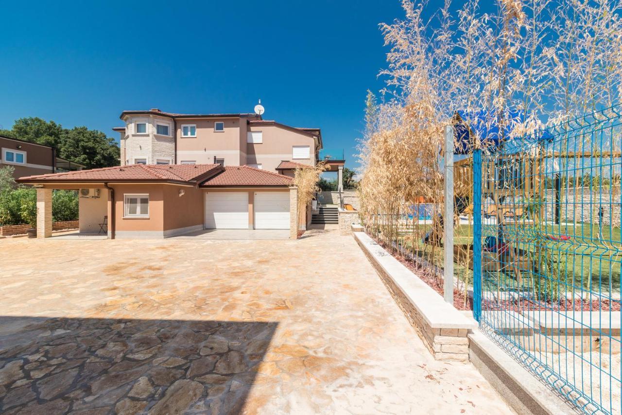 Superb Villa Maxima with Private Pool Sauna Jacuzzi Playground for Up To 18 Persons Extra Pool Heating Available — Marcana — photo 5