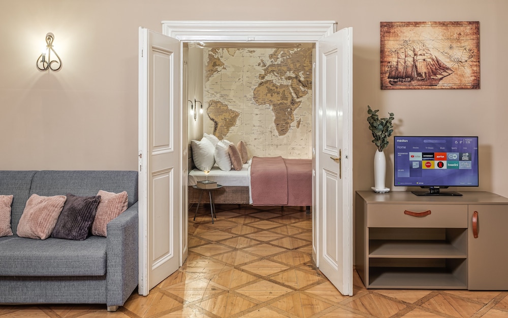 Six Continents — 4-Star Luxury Hotel in Prague, Czech Republic