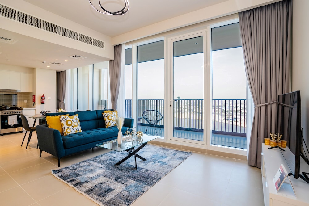 Tanin Breathtaking Panoramic Canal Views From Balcony — 4-Star Luxury Hotel in Dubai, United Arab Emirates