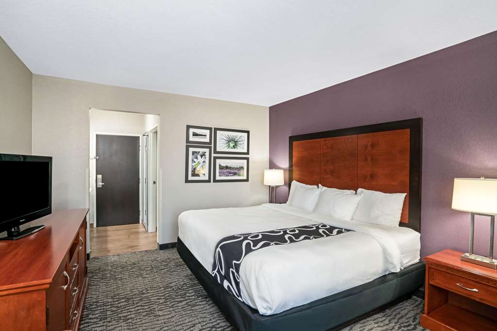 La Quinta Inn & Suites by Wyndham Knoxville North I 75 - photo 29