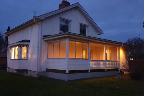 Stor villa på Teg i Umeå nära centrum med parkering — Umea — photo 4