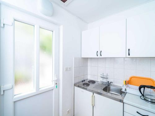 Apartments Zarac One Bedroom Apartment with Balcony and Sea View Milanka