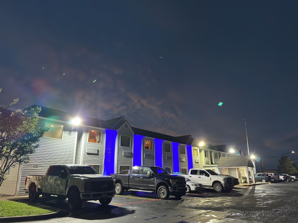 Americas Best Value Inn & Suites Ada - photo 24