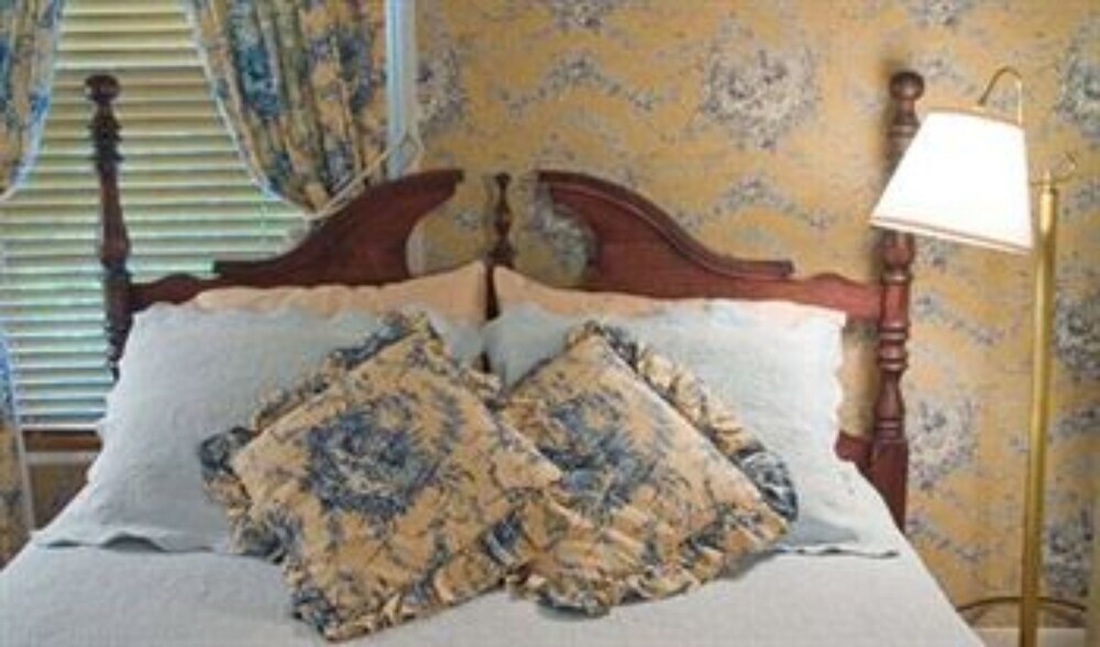 The Red Hook Country Inn - photo 25