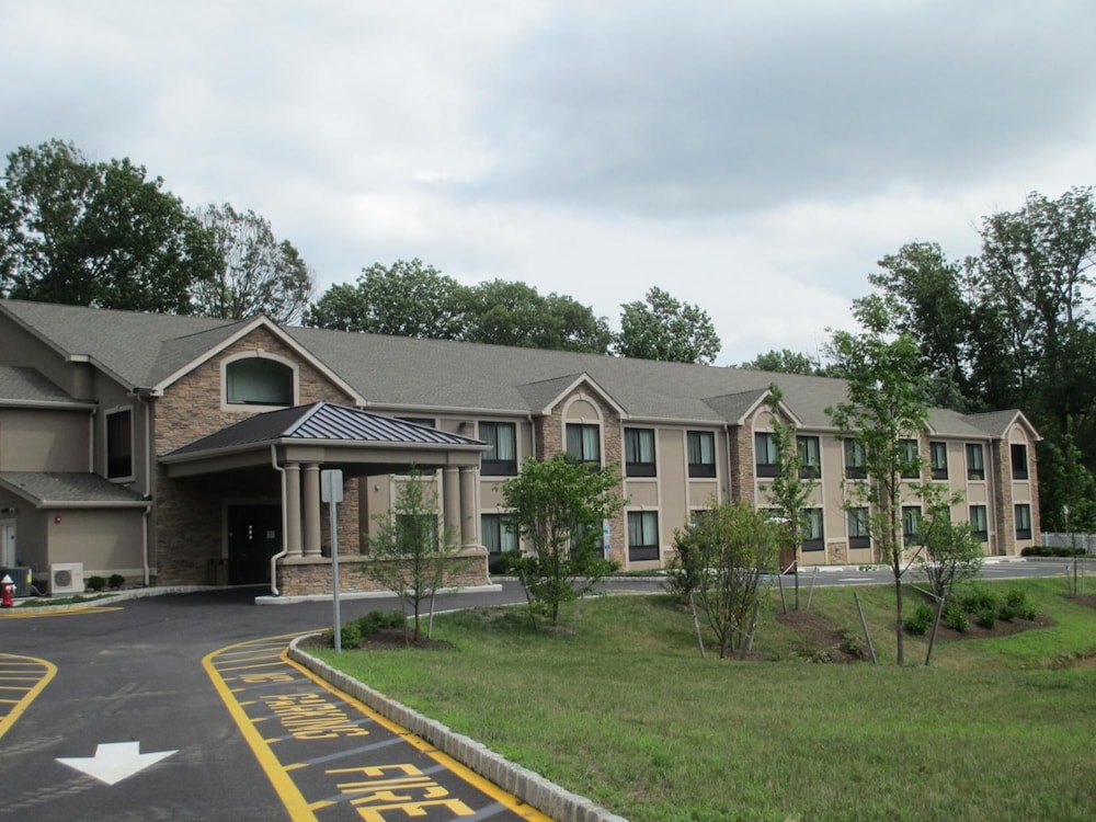 Red Carpet Inn And Suites Monmouth Jtc - photo 43
