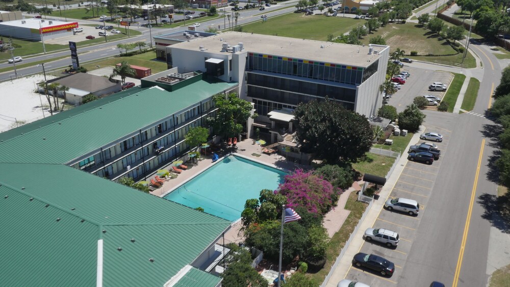 Econo Lodge Winter Haven East - photo 61