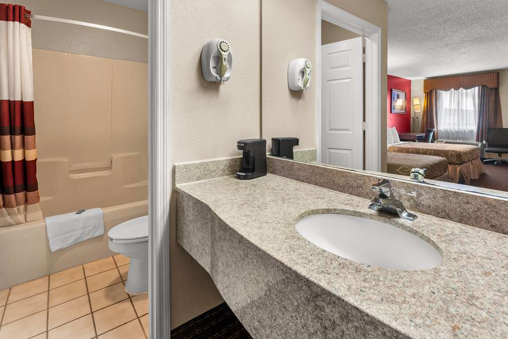 Americas Best Value Inn Montezuma - photo 15