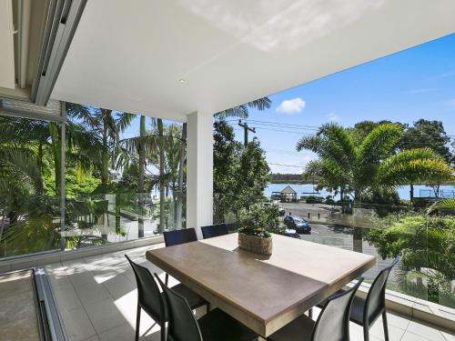 Unit 2 Wai Cocos 215 Gympie Terrace Noosaville — 4-Star Luxury Hotel in Noosaville, Australia