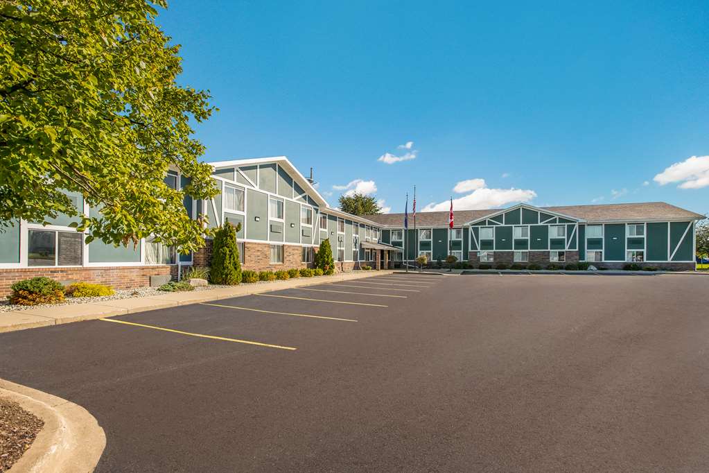 Americas Best Value Inn Birch Run - photo 3