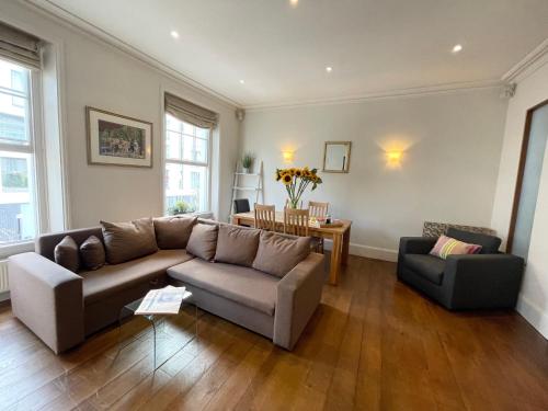 Victoria Maisonette Apartment — 4-Star Luxury Hotel in London, United Kingdom