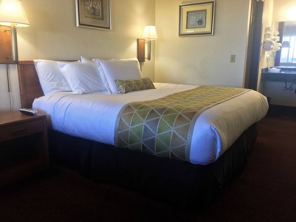 Westward Inn - carbon neutral hotel in Brookings
