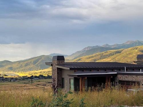 Lakeview Luxury at the Ridge in Eden, United States