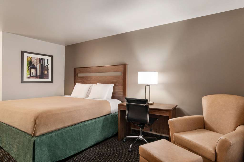 Baymont by Wyndham Buffalo - photo 8