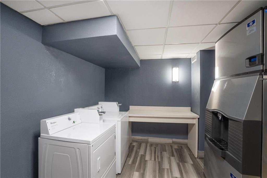 La Quinta Inn & Suites by Wyndham Birmingham Hoover - photo 61