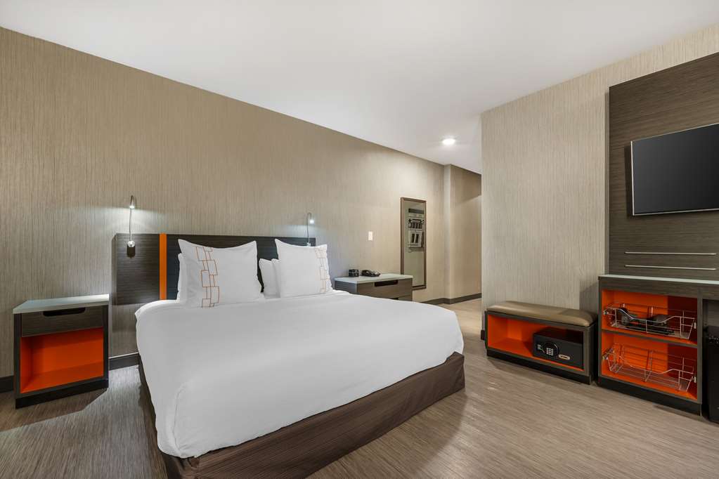 Vīb Best Western Springfield - photo 25