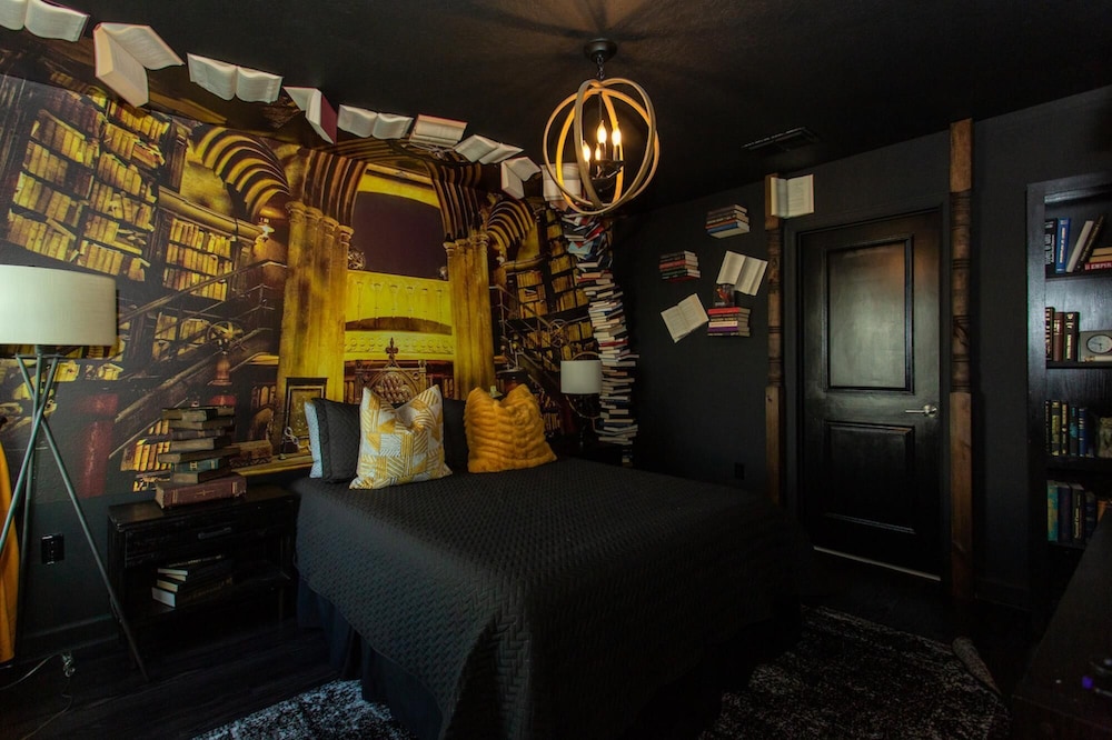 Magical Muggle Mansion Pool & Spa Sleeps 23 - photo 56