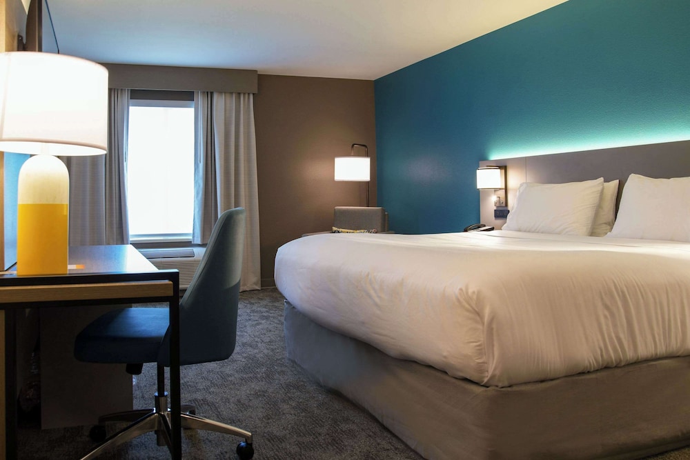 Comfort Inn & Suites NW Milwaukee - photo 23