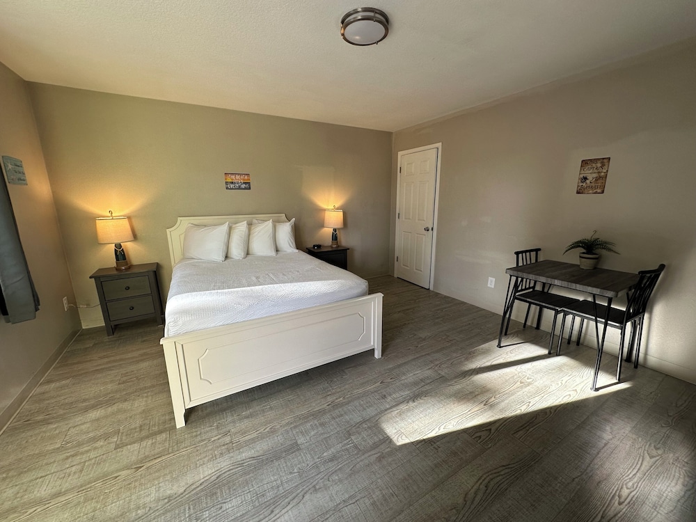 The Coastal Inn and Suites - photo 55
