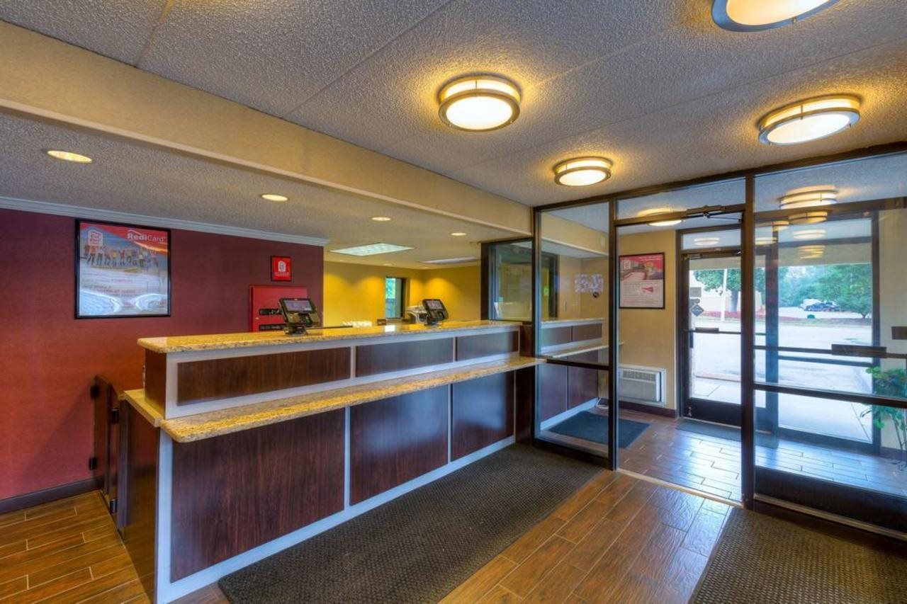 Red Roof Inn Memphis East - photo 3