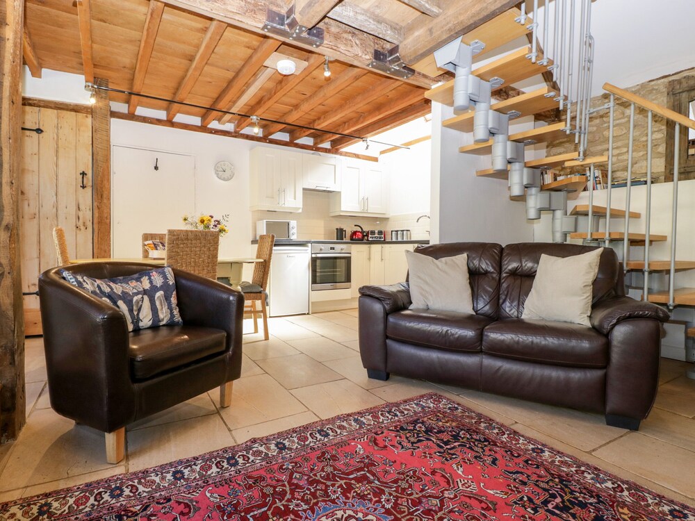 Nympy Cottage — 4-Star Luxury Hotel in Stonehouse, United Kingdom