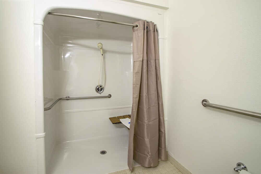 Motel 6 Portland North - photo 14