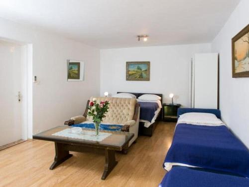 Guest House Kusalo One Bedroom Apartment with Terrace Apartman 4