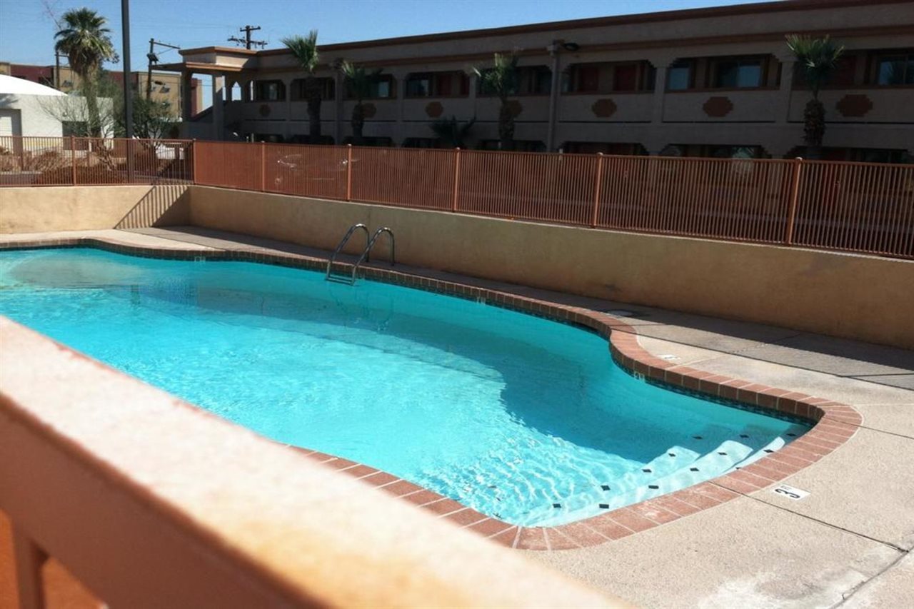 Super 8 by Wyndham Phoenix Downtown - photo 7