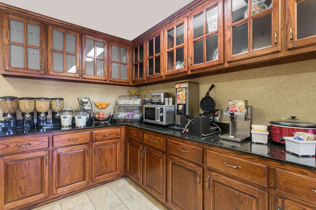 Baymont by Wyndham Waycross - photo 16