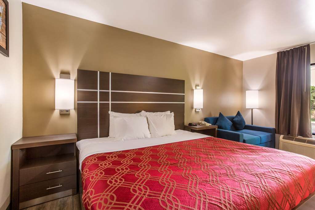 Econo Lodge Inn & Suites Murfreesboro Shopping District - photo 25