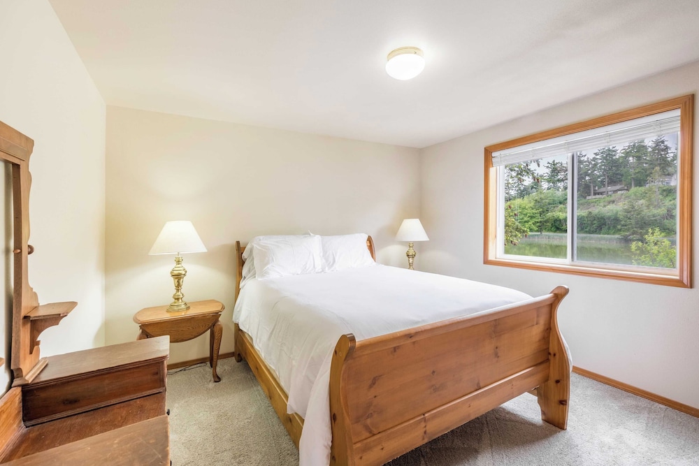 Beach Lookout Retreat by Avantstay Rooftop Views - photo 21