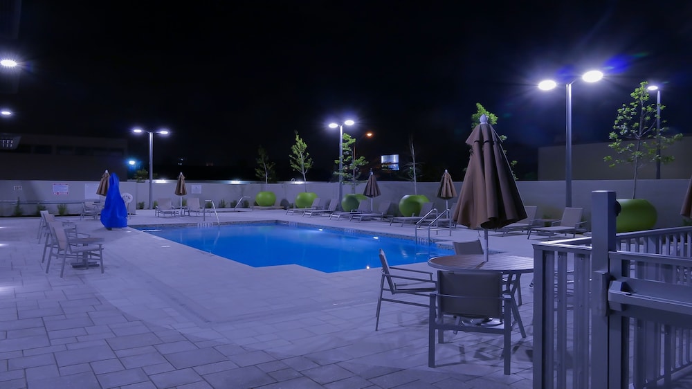 Holiday Inn Express & Suites Miami Airport East by IHG - photo 51