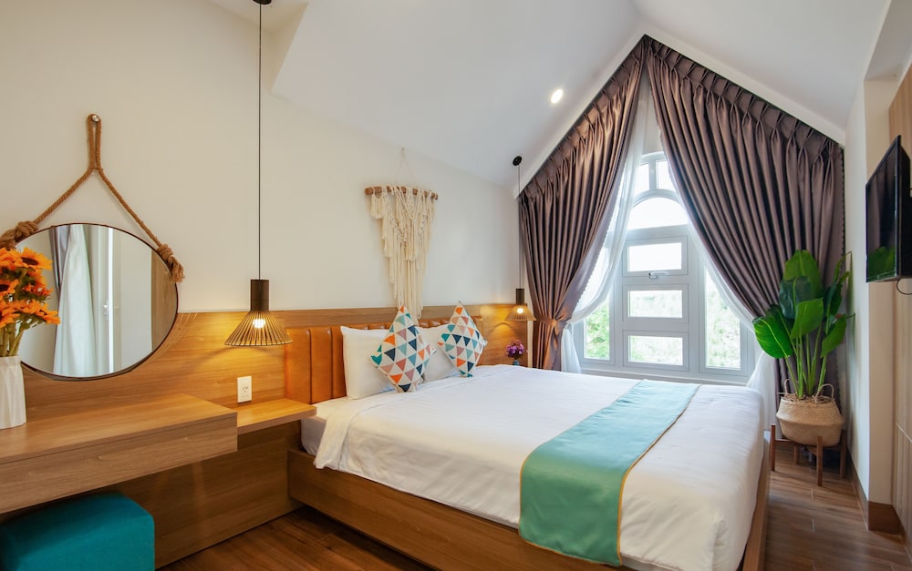 The View Hotel — hotel in Cam Lam