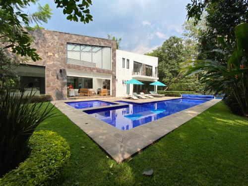Casa Huitzil La mejor casa de Malinalco con alberca y jacuzzi climatizados — 4-Star Luxury Hotel in Malinalco, Mexico