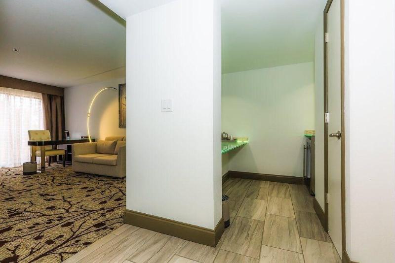 Regalia Hotel & Conference Center - photo 50