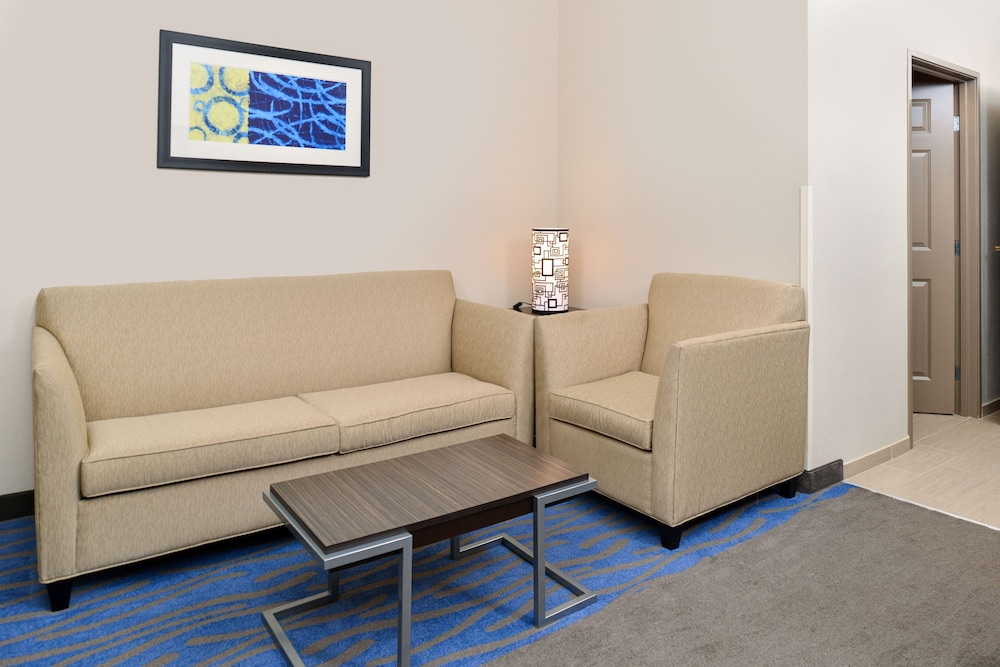 Holiday Inn Express St. Louis West O'Fallon by IHG - photo 17