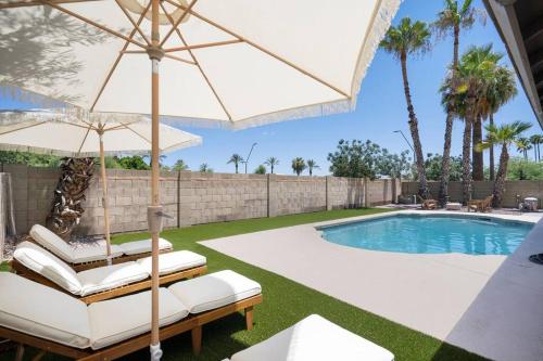 3BD 2BA Cool and Relaxing Home w Pool — 4-Star Luxury Hotel in Tempe, United States