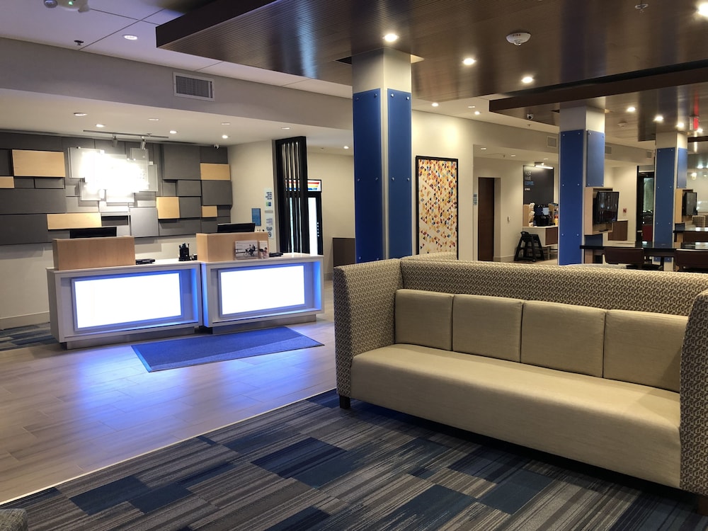 Holiday Inn Express & Suites Racine by IHG - photo 3