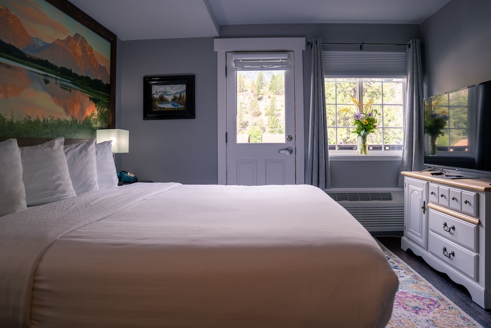 Blue Elk Inn - photo 13